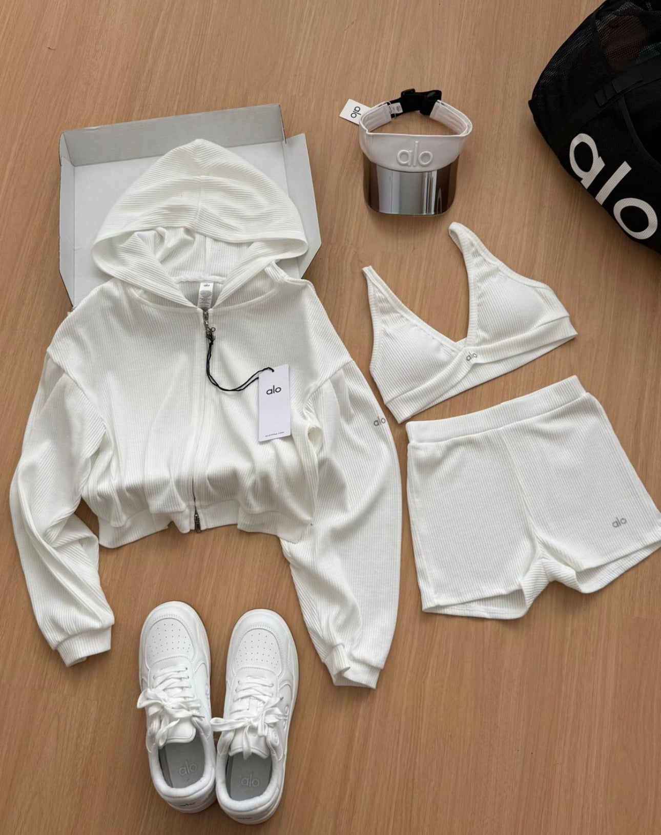 Alo 3-Piece Set