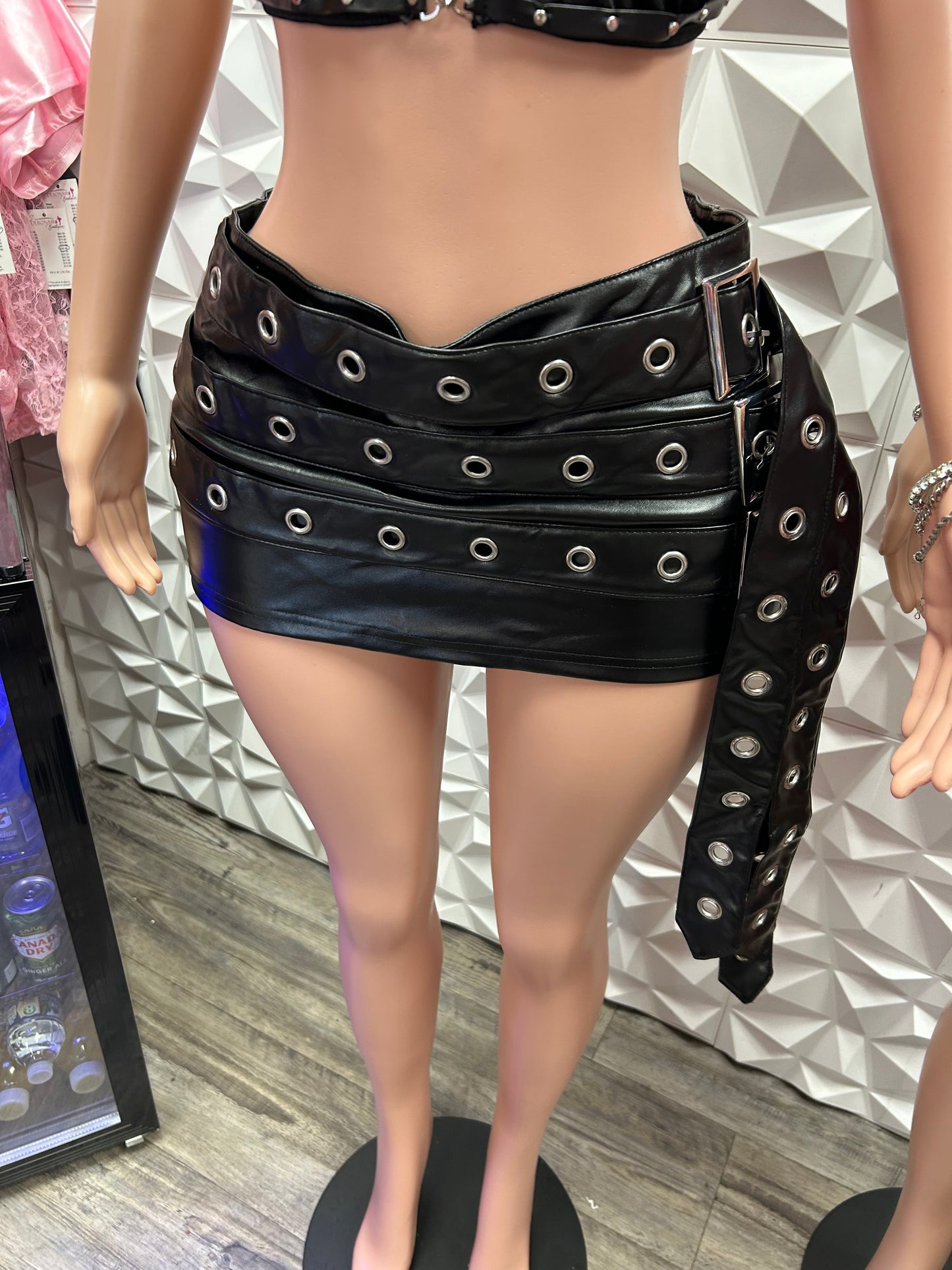 Black Detailed Buckle Skirt